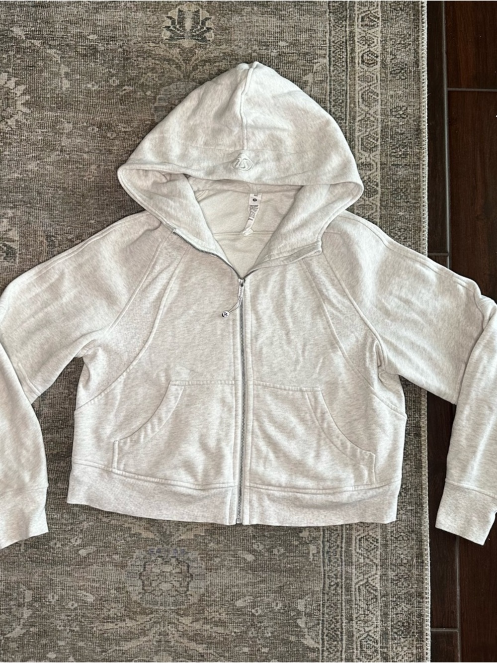 Lululemon Scuba Oversized Full-Zip Cropped Hoodie, Heather Grey/Cream Size M/L